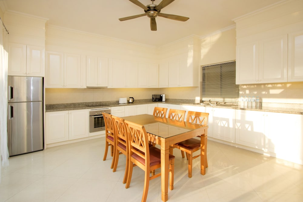 Avoca Pool Villas 35/50