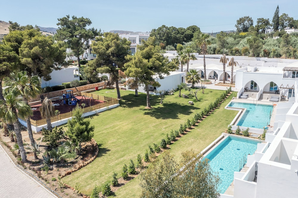 Ellia Hotel 44/50