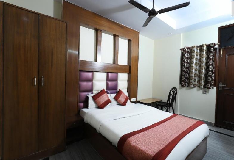 Lord Krishna Dx Inn Hotel 17/33