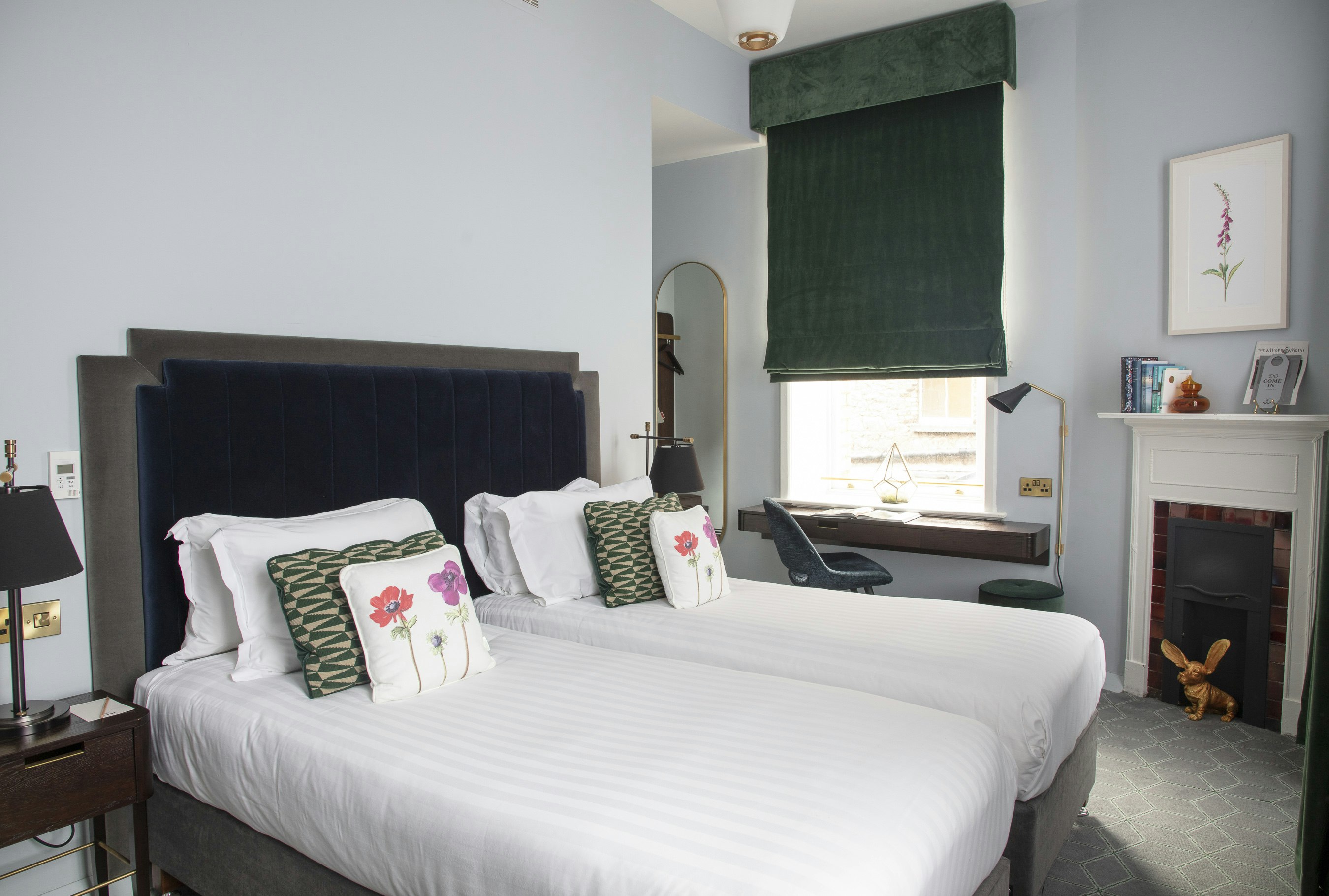 Popular, Twin Beds