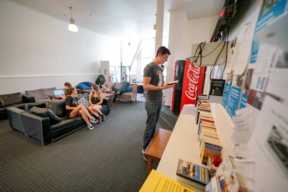 Nomads Capital Backpackers Wellington- Adults only 59/63