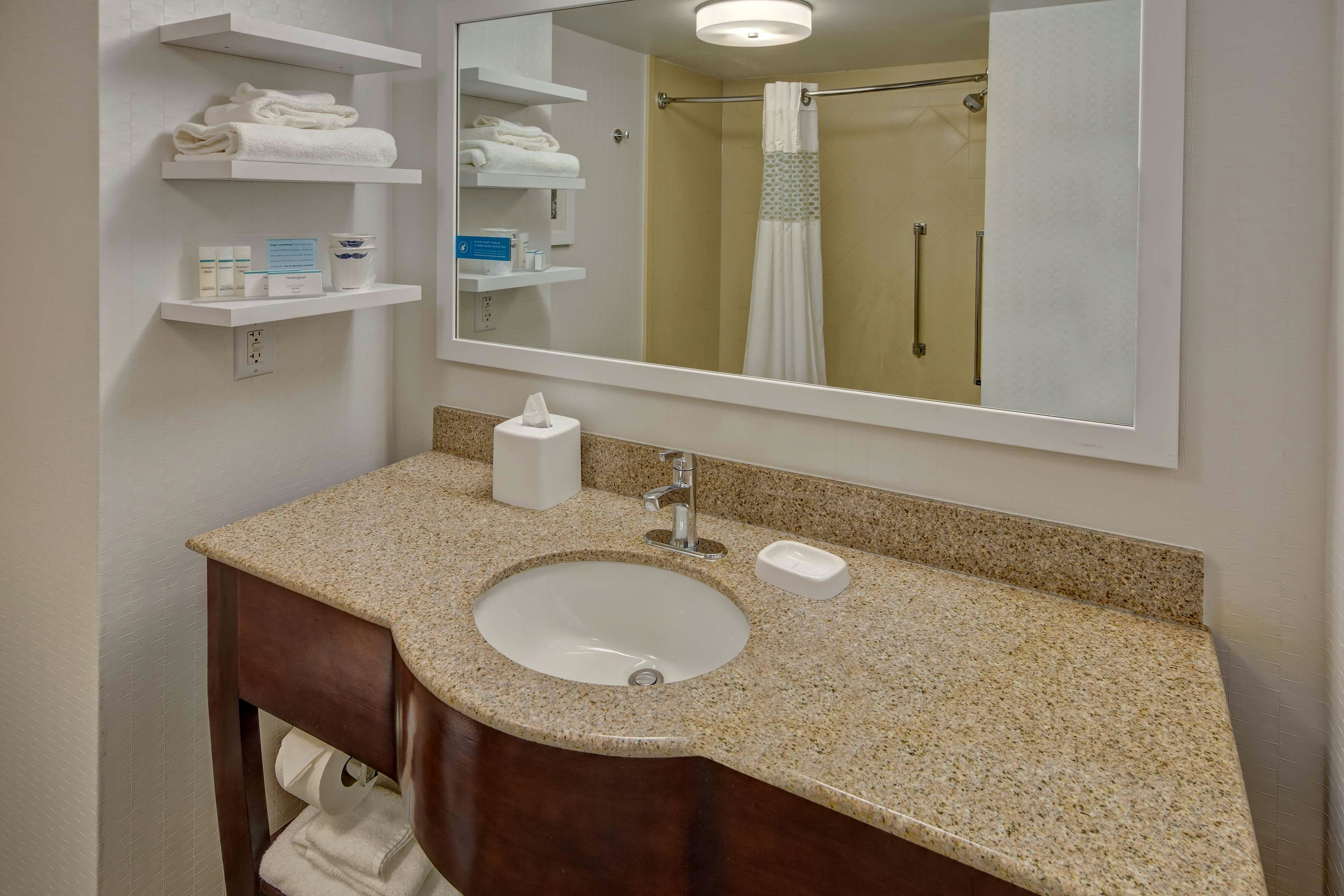 Hampton Inn By Hilton Dunn 56/58