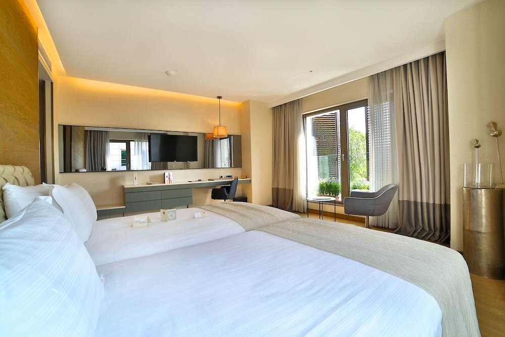 1 BEDROOM, EXECUTIVE, TWIN BEDS, CITY VIEW