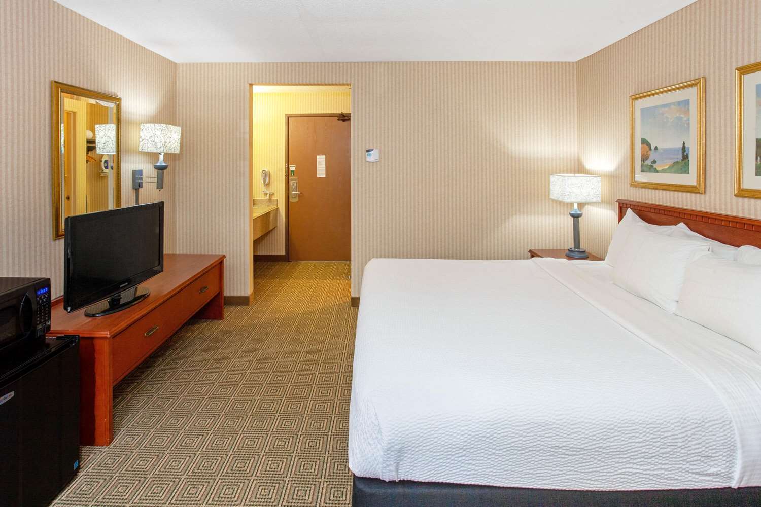 La Quinta Inn Suites By Wyndham Stevens Point 7/24