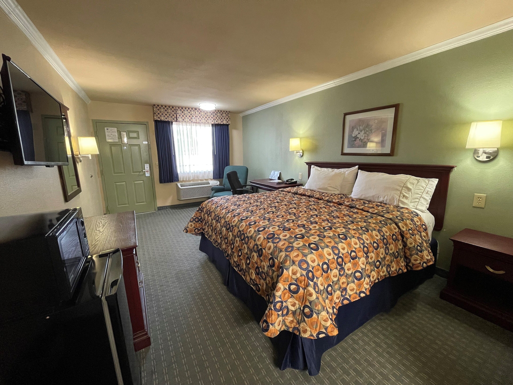 ROOM, KING BED