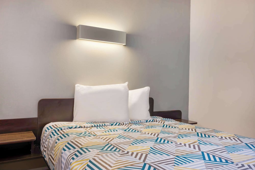 Studio6 Suites Texas City, TX – I-45 South photo2