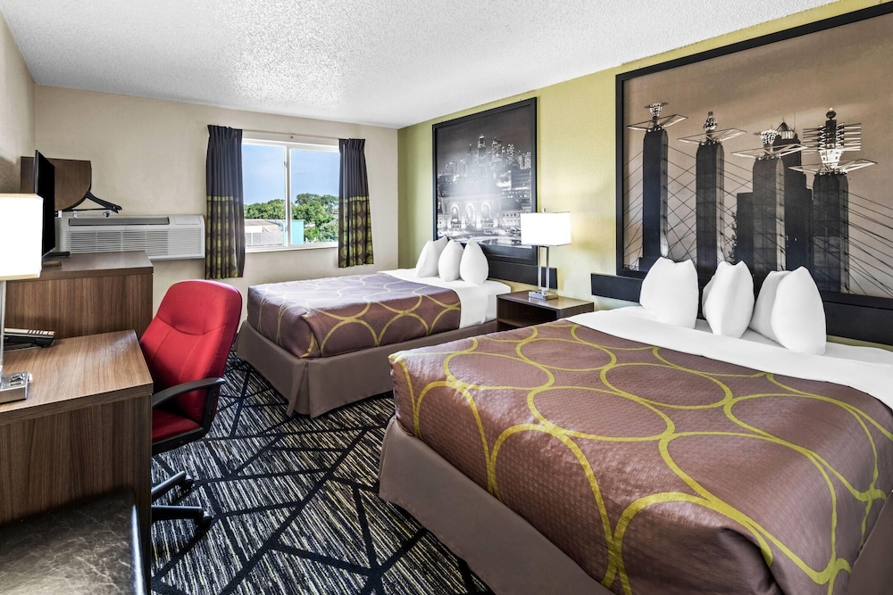 Super 8 By Wyndham Independence Kansas City 17/55
