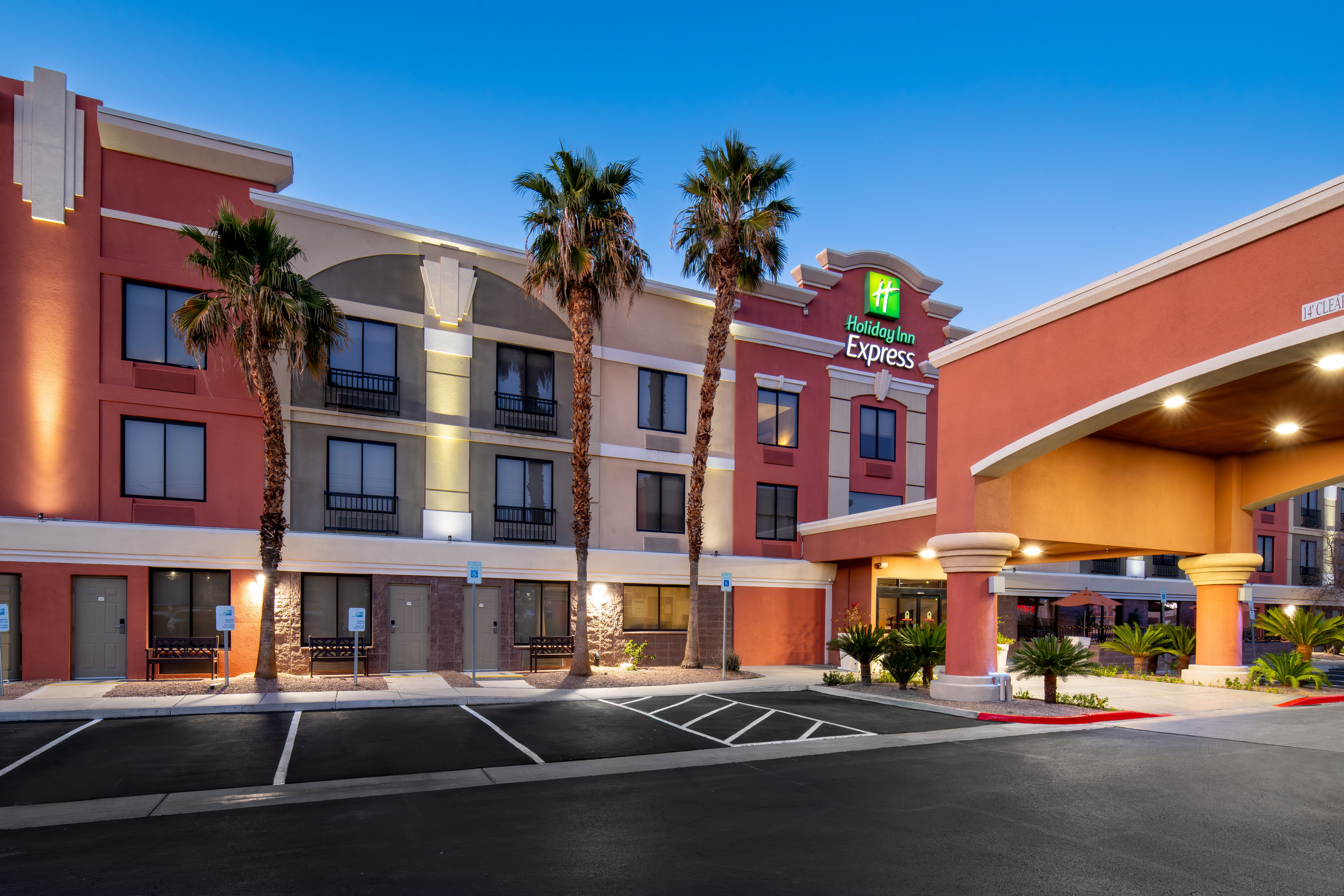Holiday Inn Express Hotel & Suites Henderson 70/71
