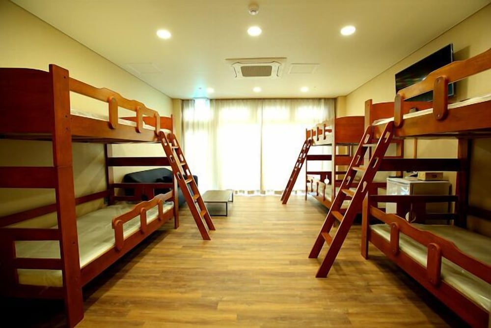 Suave Hotel 24/30