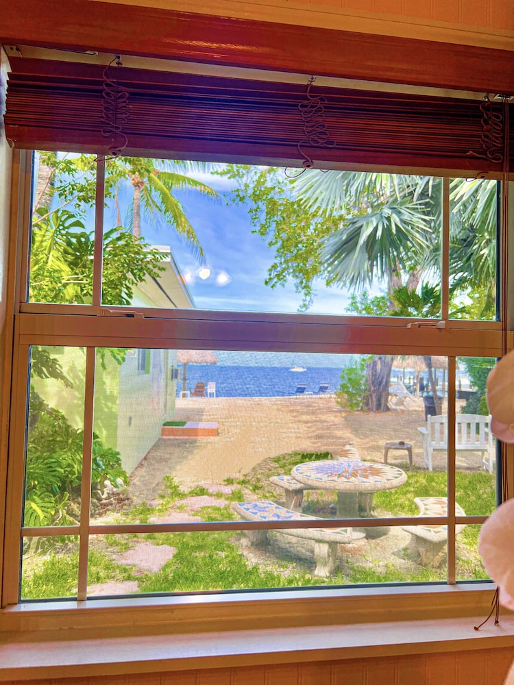 Sunset Cove Beach Resort 22/46