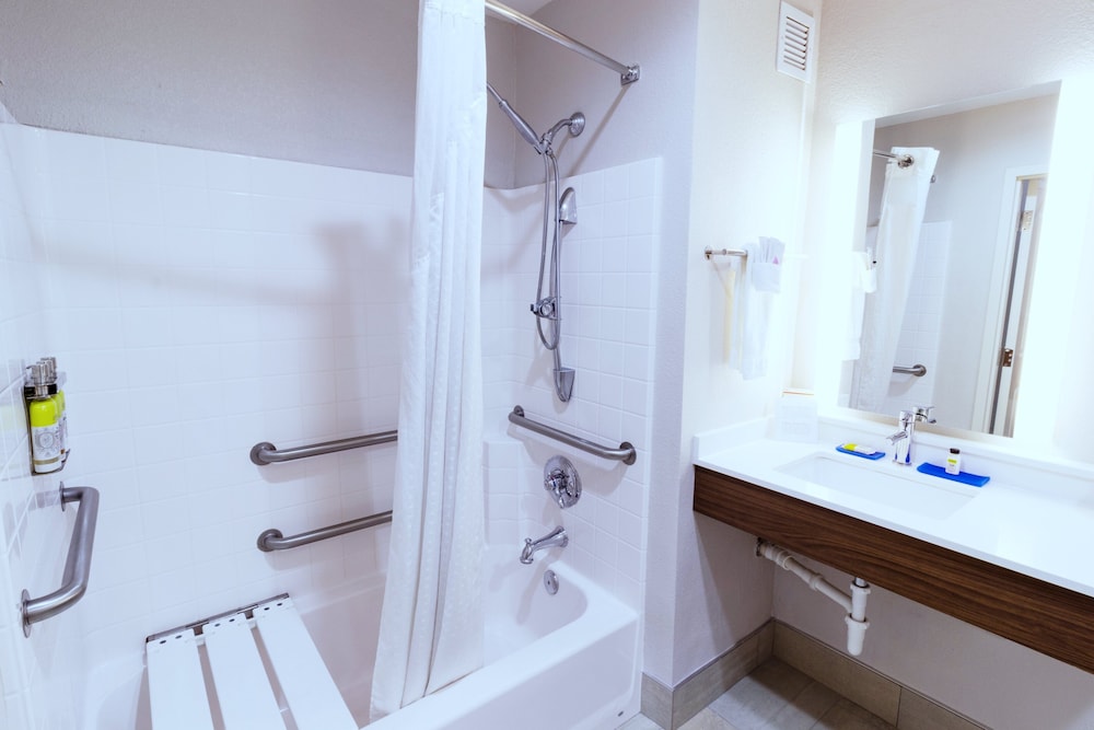 Holiday Inn Express & Suites Crestview South I-10 67/69