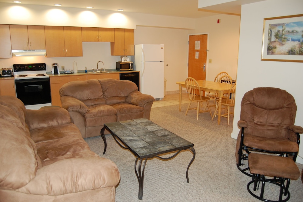 Microtel Inn & Suites by Wyndham Plattsburgh 19/41