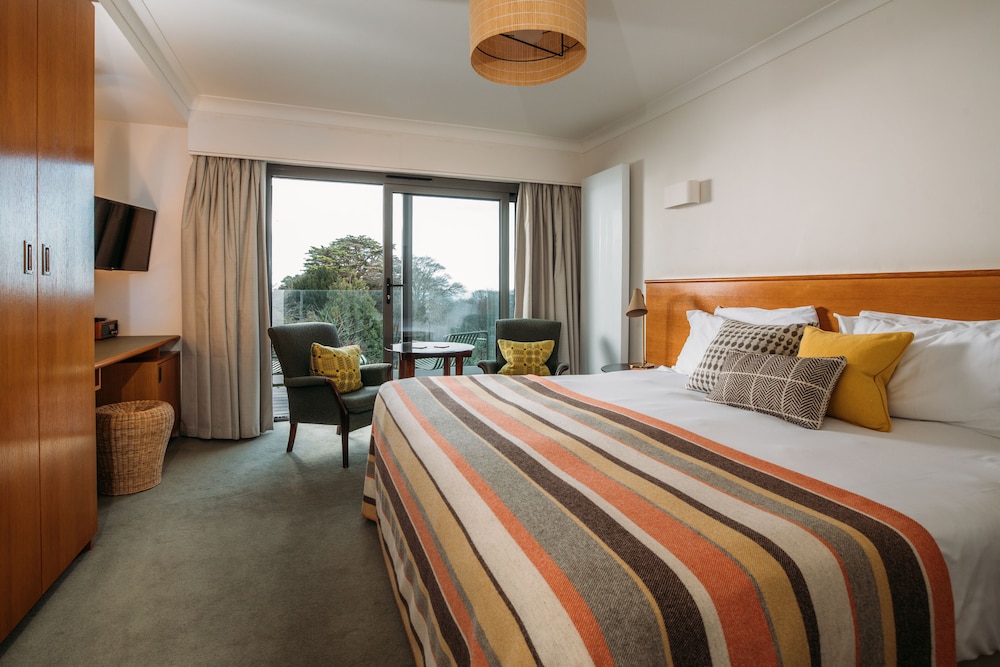 Meudon Hotel 12/50
