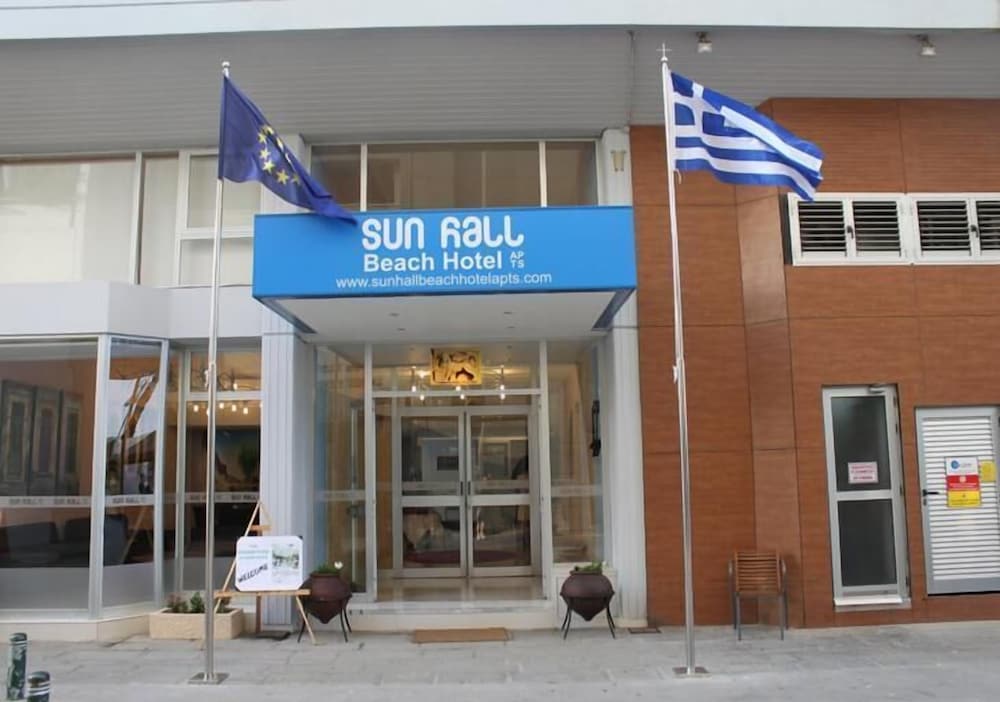 Sun Hall Beach Apartments 6/51