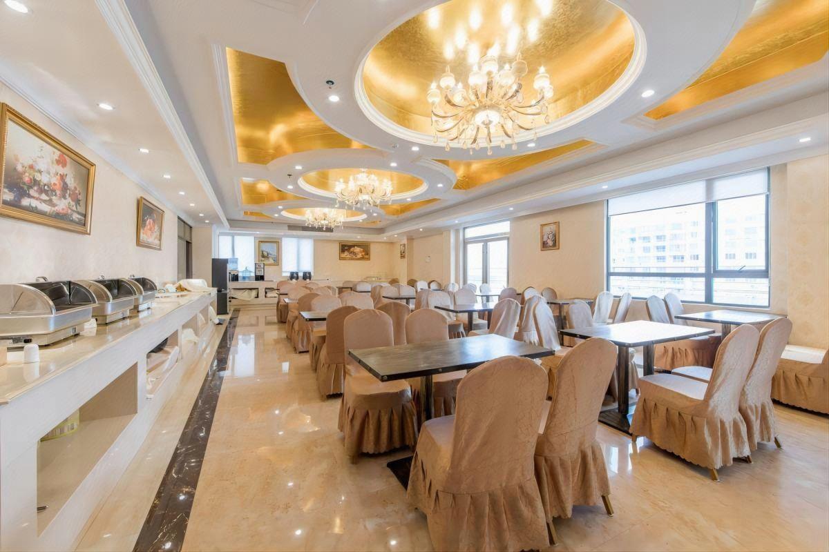 Vienna Hotel (Guilin Railway Station Liangjiang Sihu) 35/45