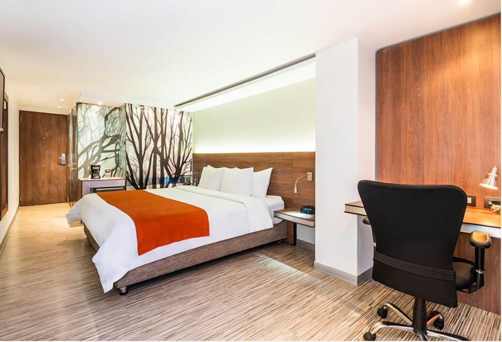 غرفة تنفيذية بسرير كوين، SHG Bogota 100 Design Hotel 5/9