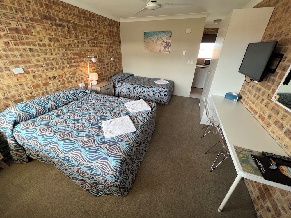 Golden Beach Motor Inn 14/45