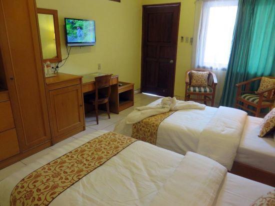 Adisurya Hotel 6/14