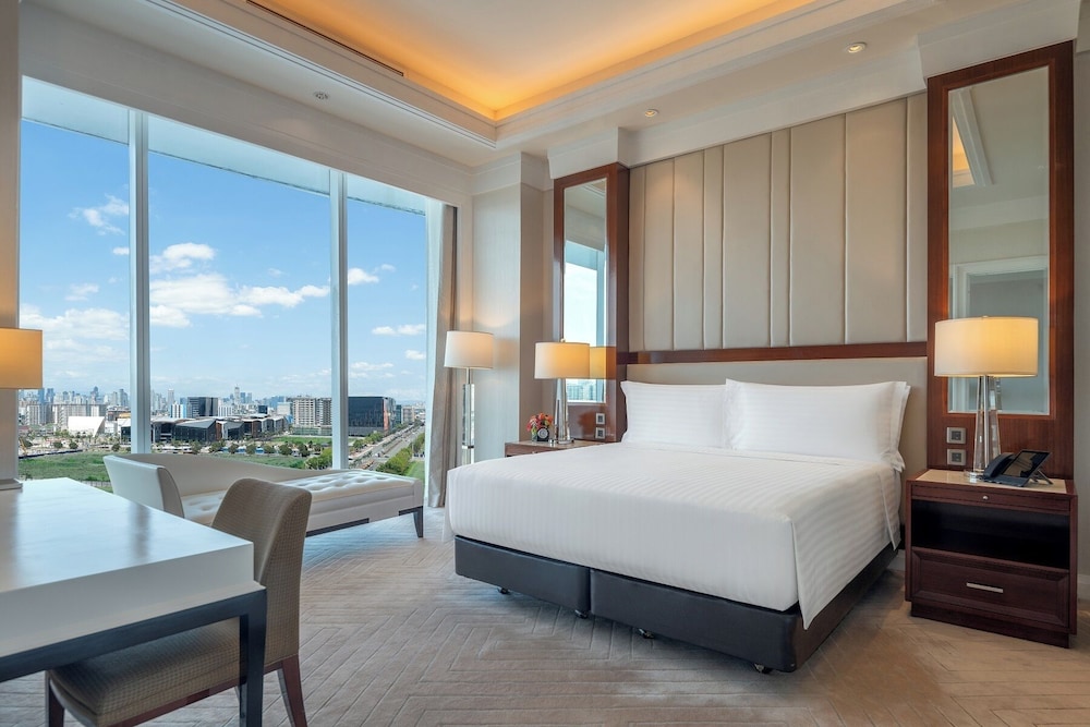 Bay, Prestige, Suite, King Bed