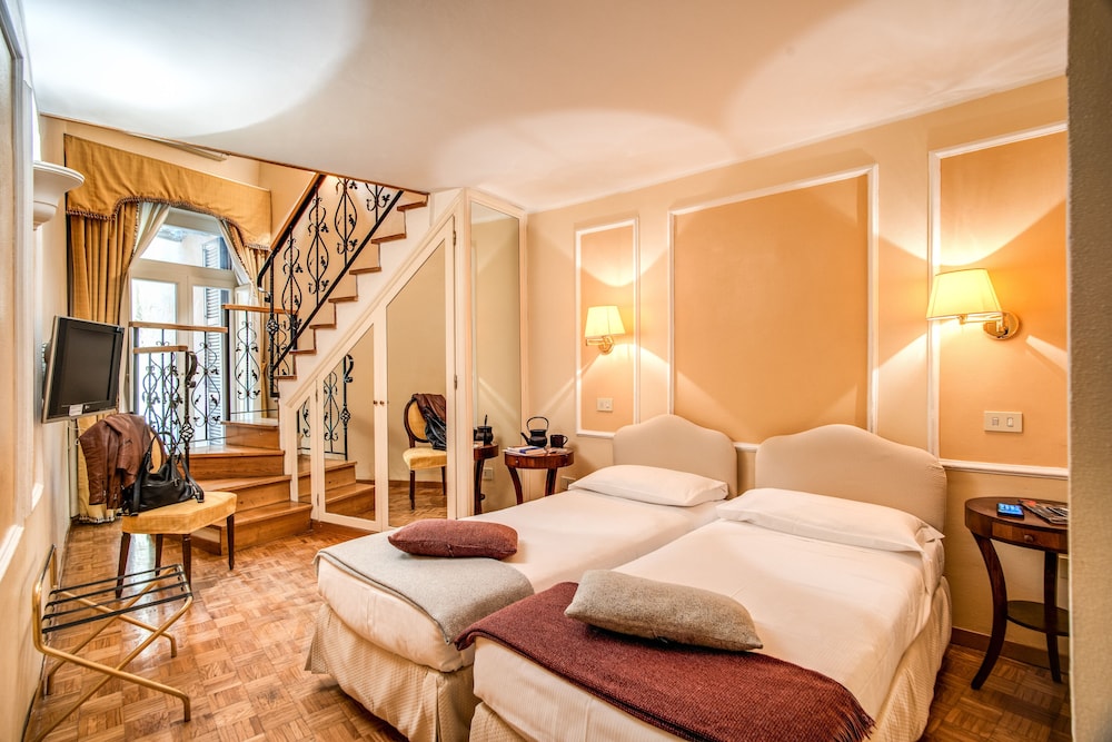 Hotel City Palazzo Dei Cardinali 4/80