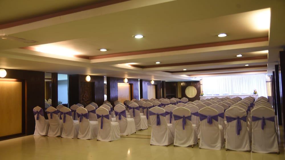 Maurya Hotel 65/66