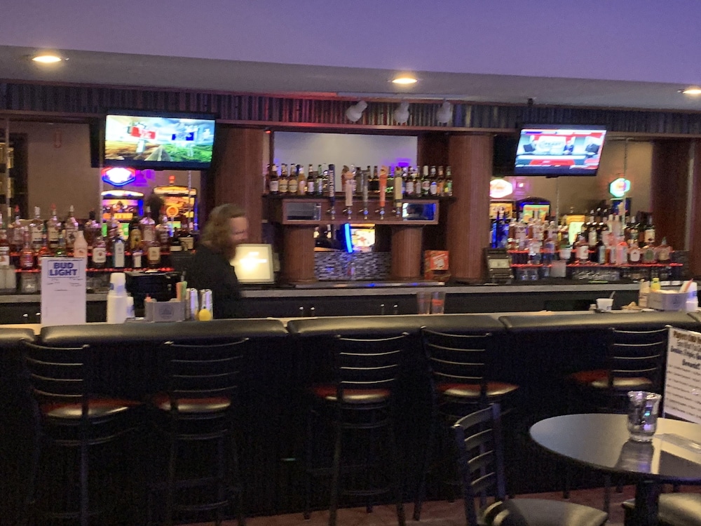 Studio6 Suites Butte, MT I-90 I-15 36/42