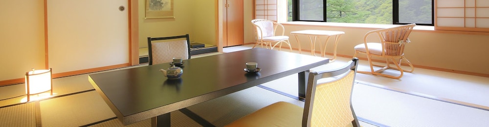 SHIRAFUNE GRAND HOTEL 11/50