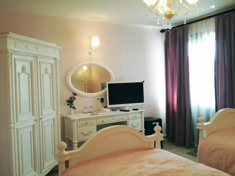 Riva's Club Hotel 4/50