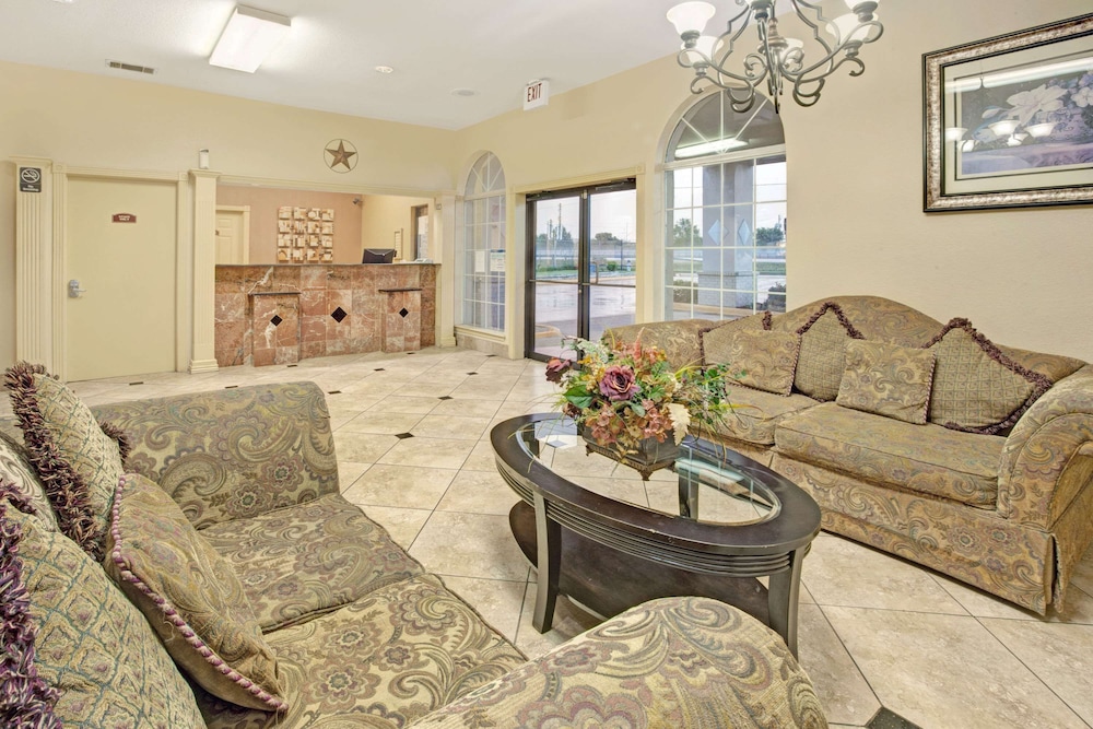 Super 8 By Wyndham Dallas East Near Fair Park Downtown 9/21