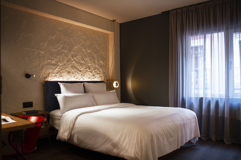 SUPERIOR, DOUBLE BED