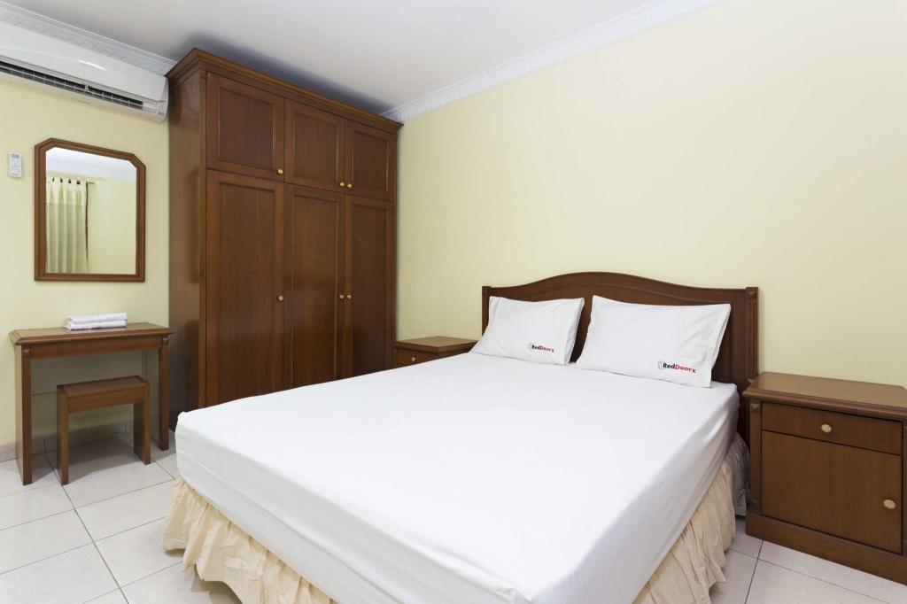 Reddoorz Plus Near Ciputra World Kuningan 2 19/50