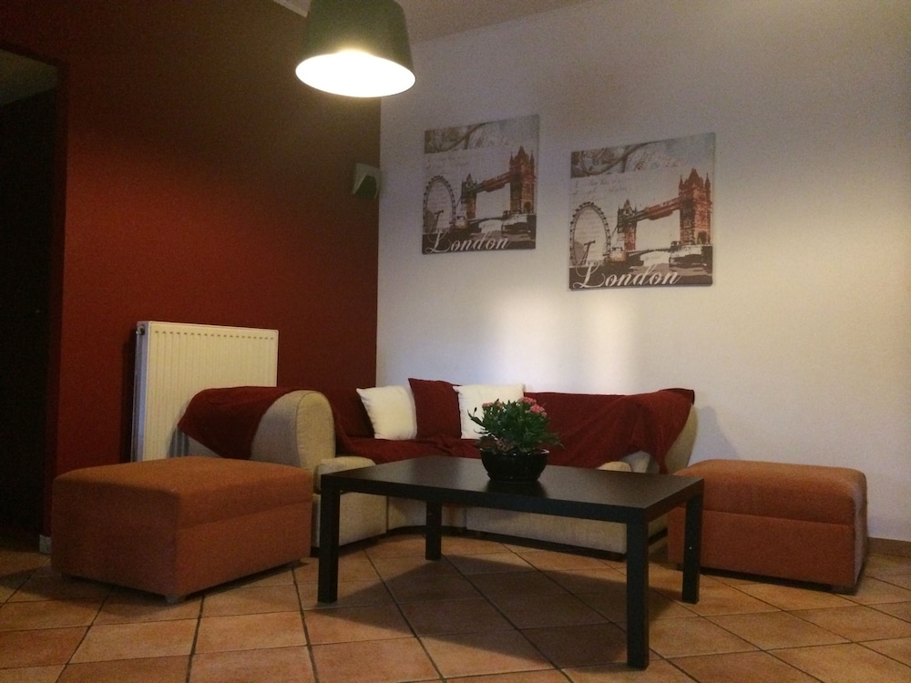 Mc Queen Hotel 40/61