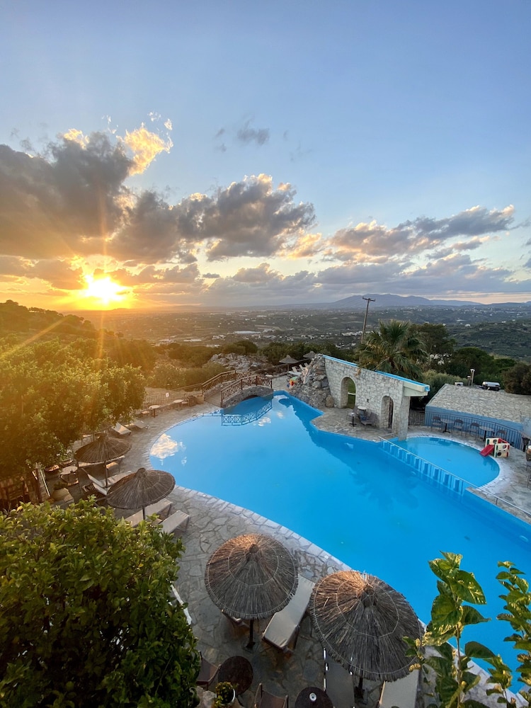 Arolithos Traditional Cretan Village 42/50