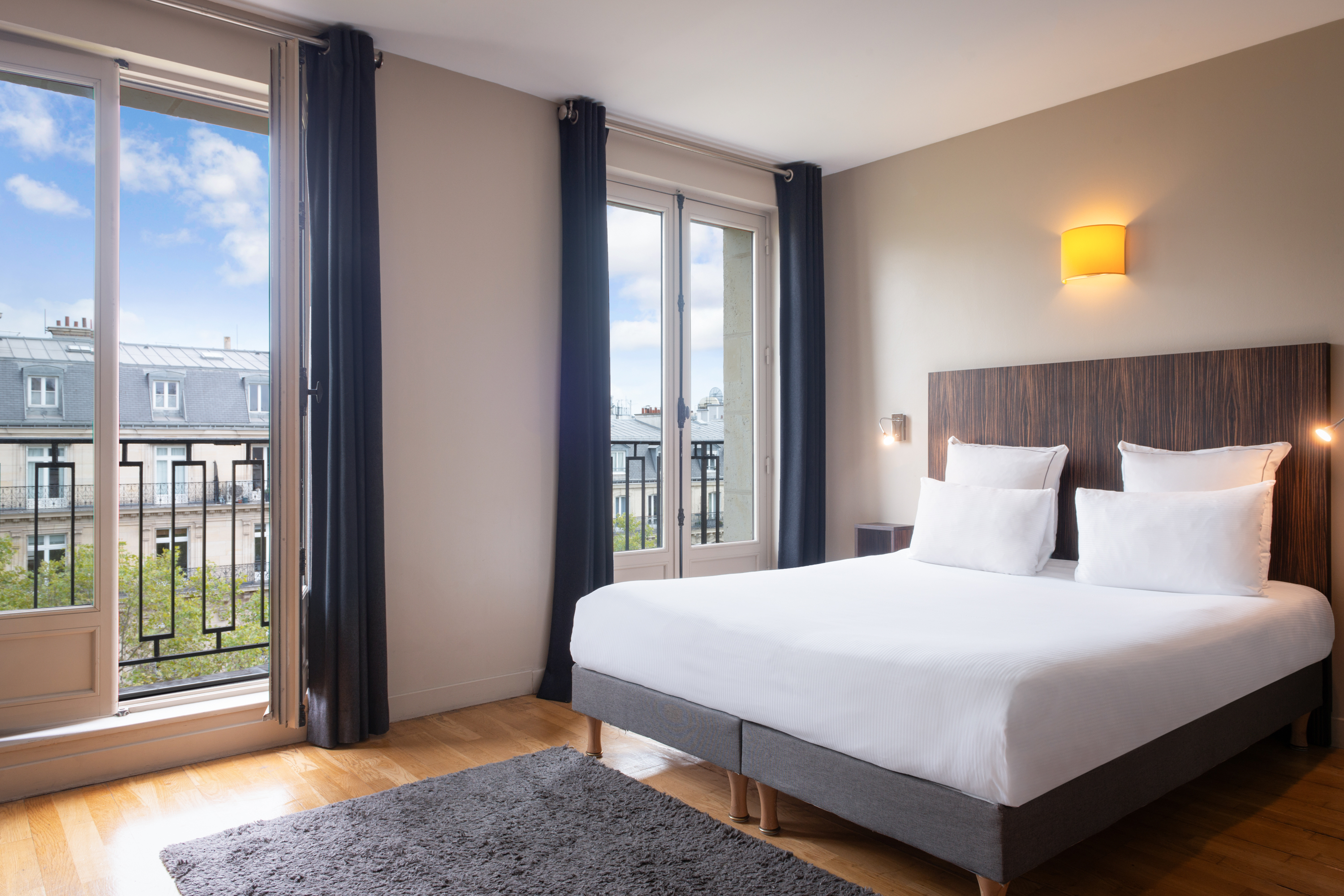1 BEDROOM, SUITE, TERRACE