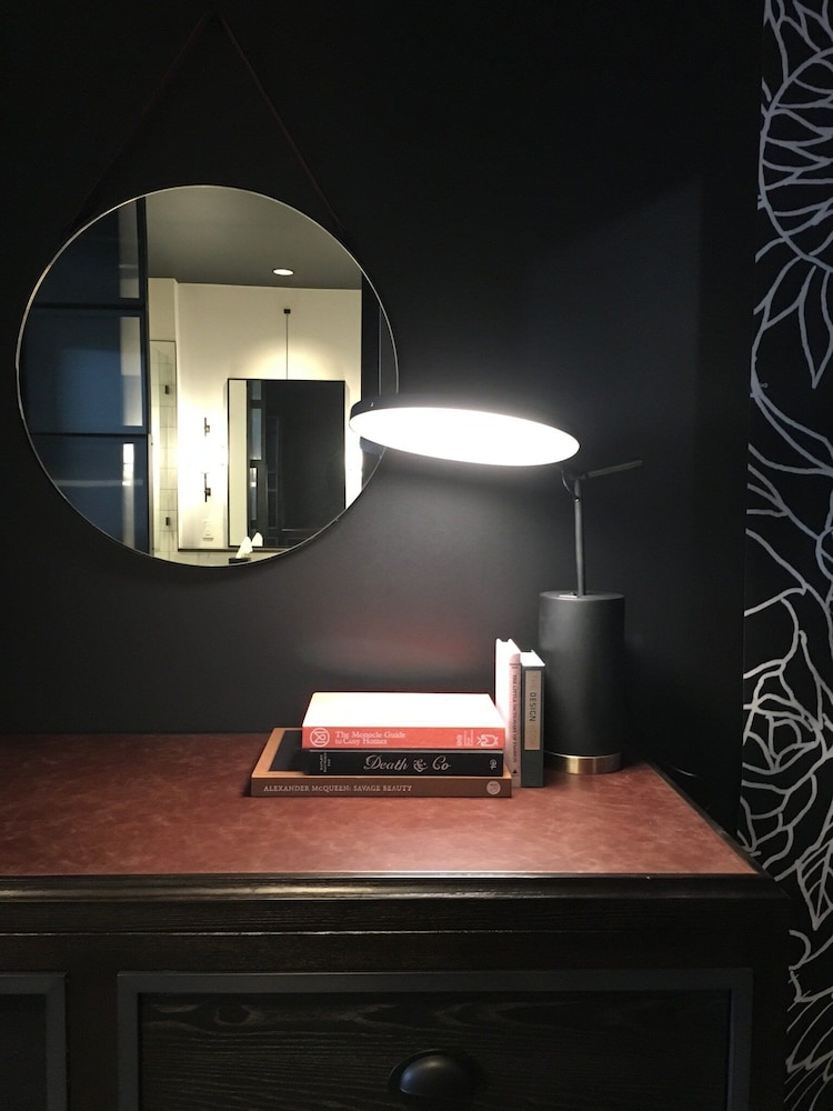 Crossroads Hotel 33/53