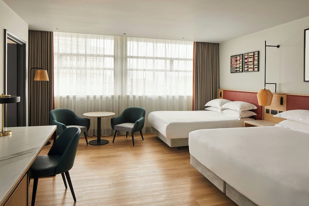 DELUXE, FAMILY, KING AND QUEEN BED