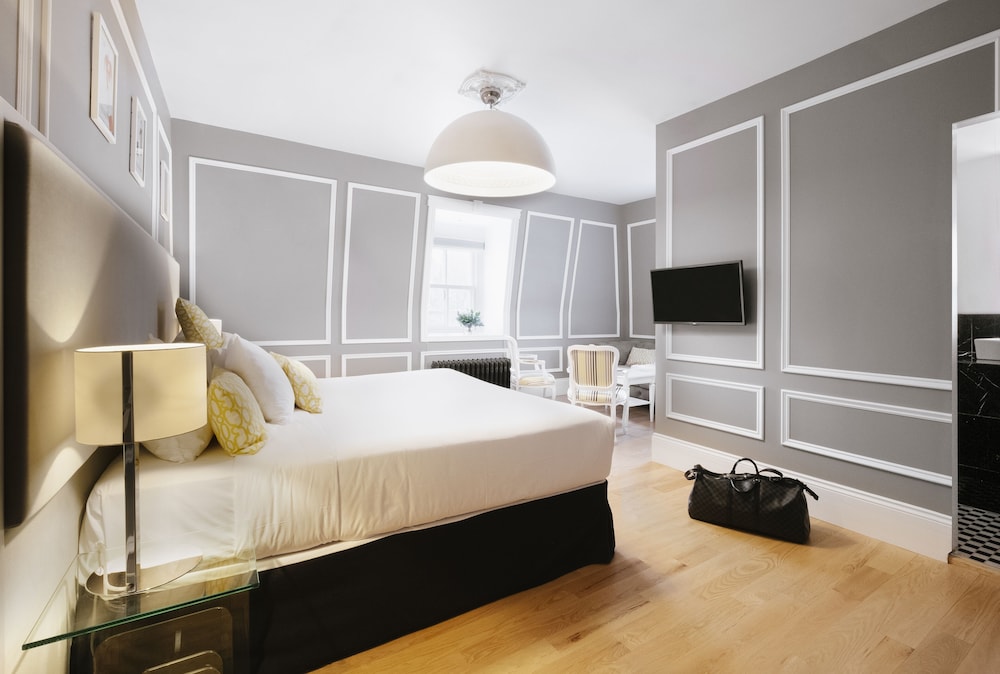 Hotel Nomad Vieux Quebec 6/23