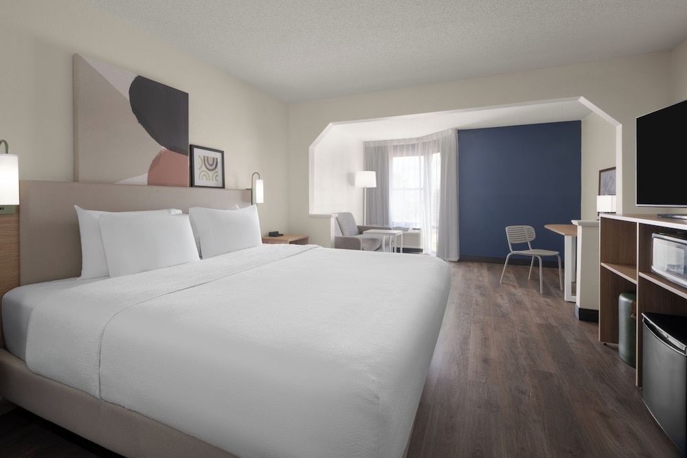 ROOM, KING BED, ACCESSIBLE