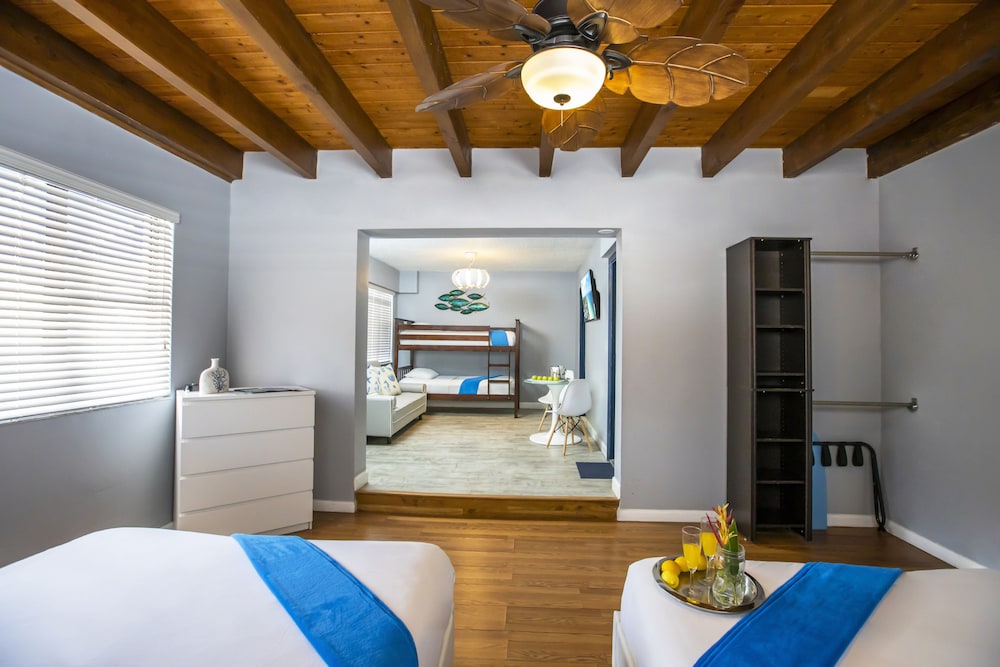 Hollywood Beach Suites Hostel Hotel 48/75