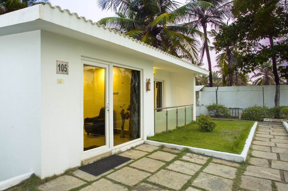 Shelter Beach Resort 3/66