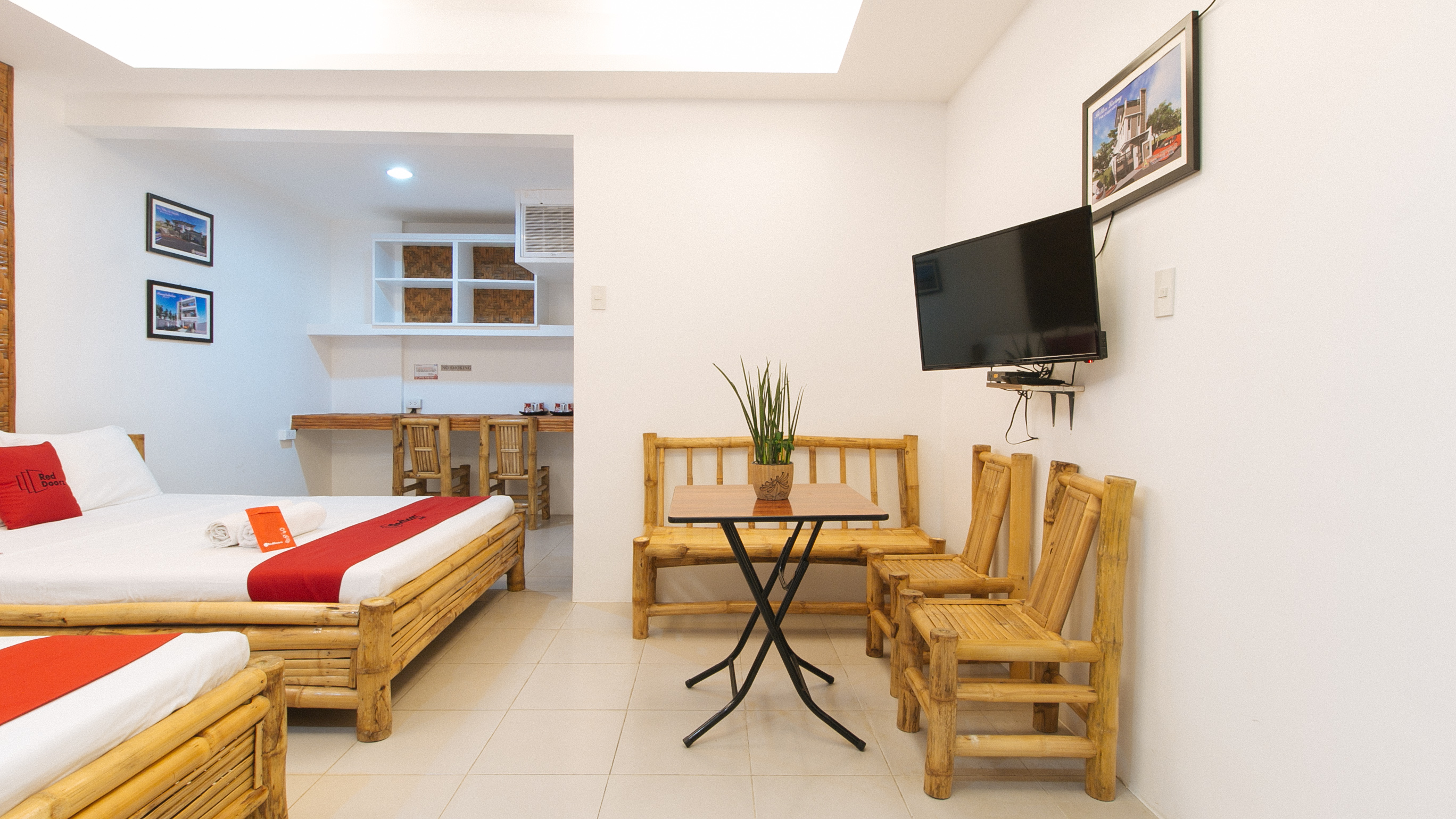 RedDoorz @ DBuilders Rooms Ph1 Taguig 13/28