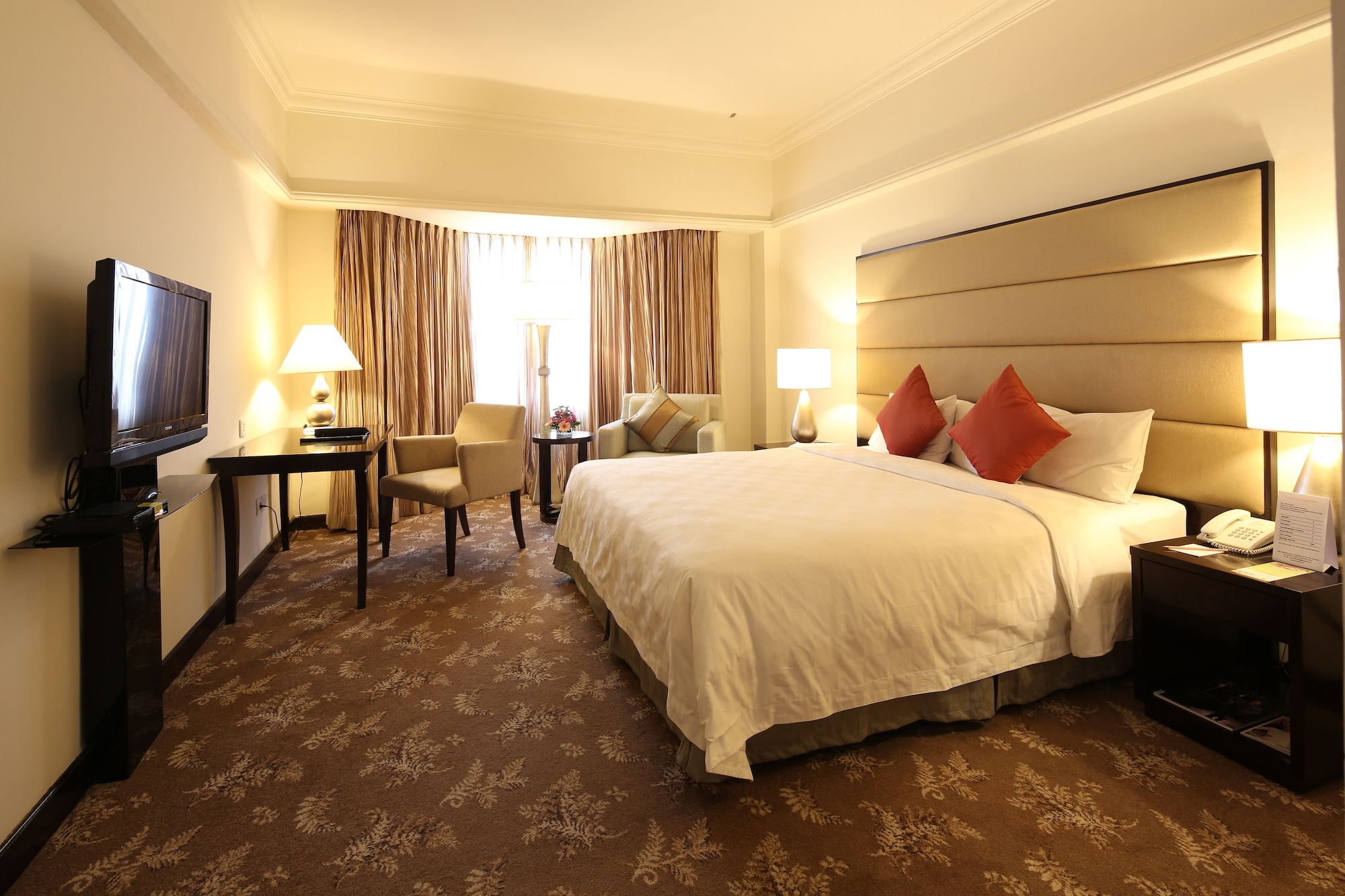 Ambassador, Suite, King Bed