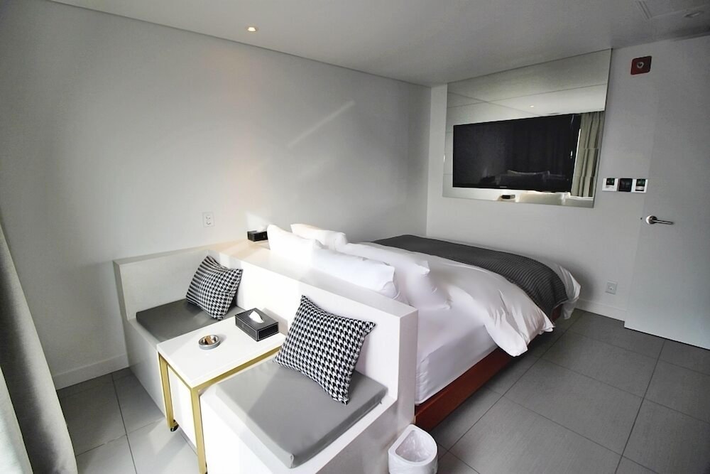 Circle Hotel Seoul 12/25