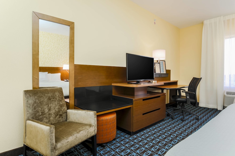FAIRFIELD INN & SUITES PECOS 34/41