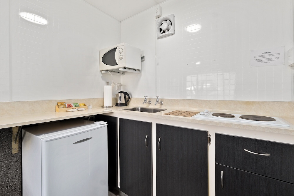 Central Gateway Motel 10/46