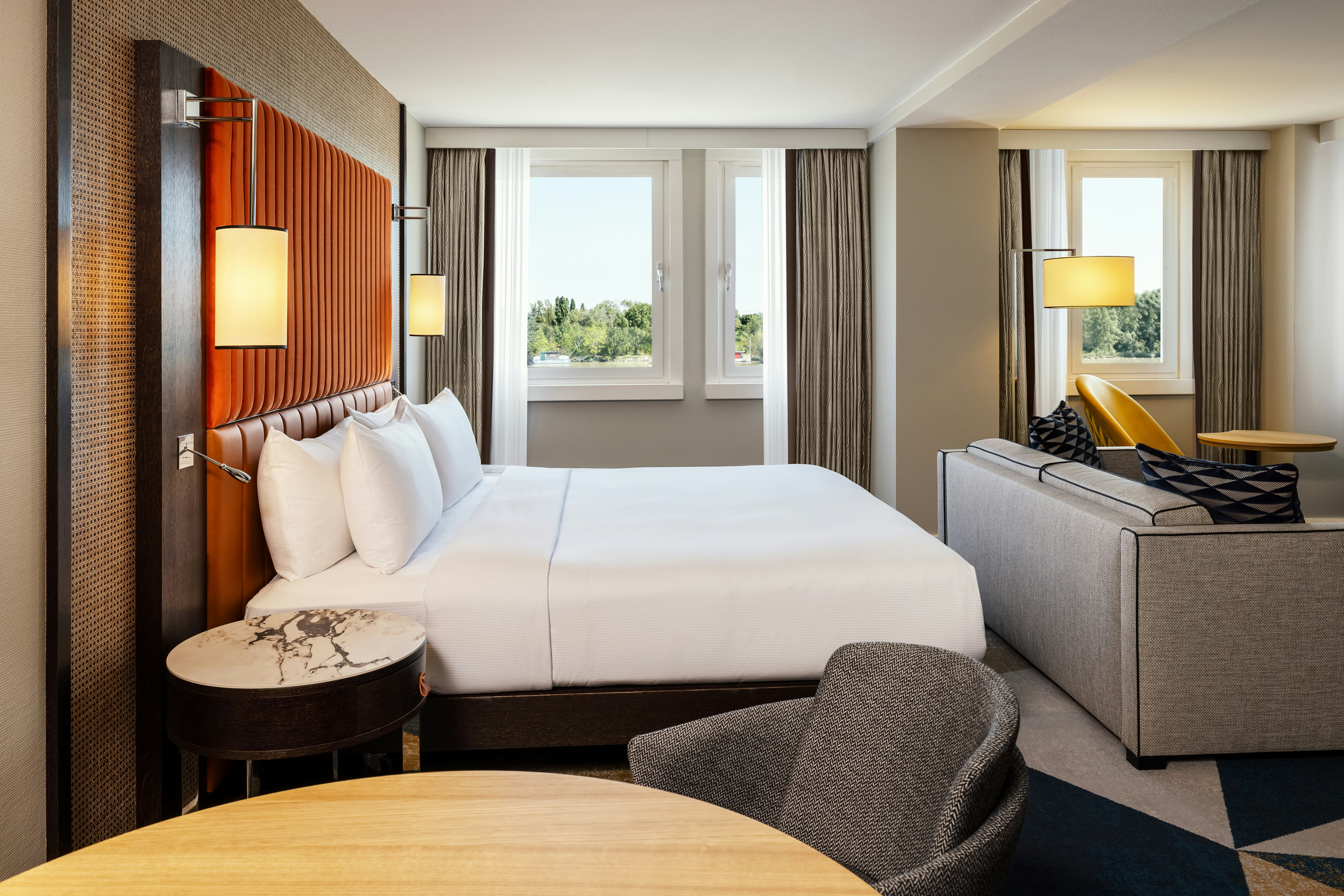 Suite, King Bed, Water Front