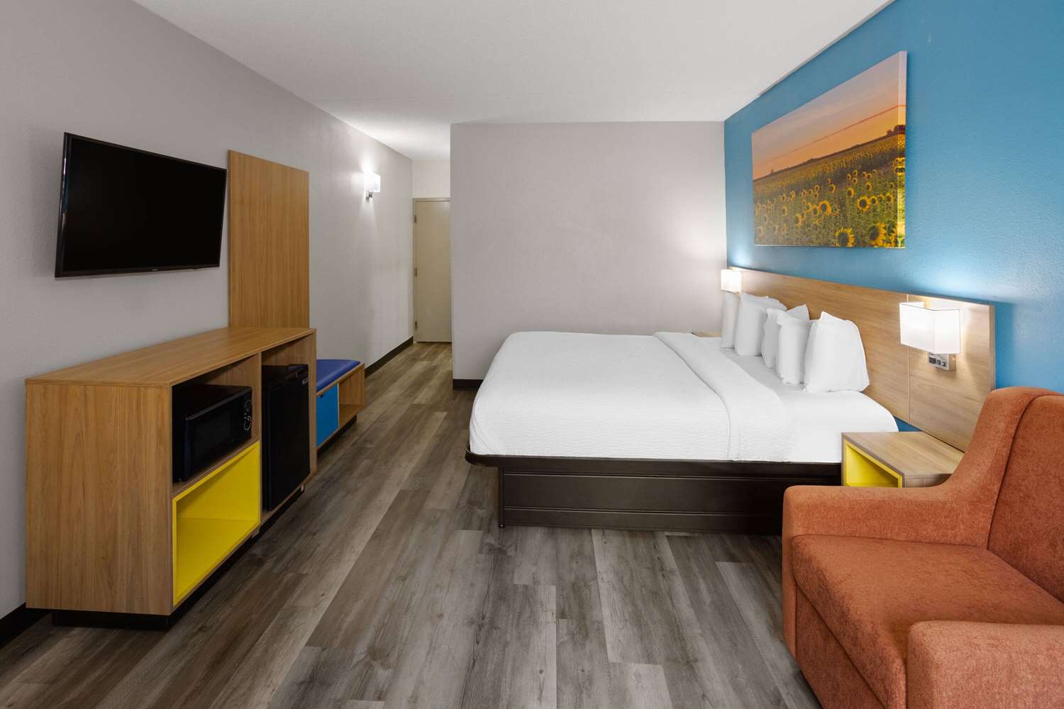 Days Inn & Suites By Wyndham Northwest Indianapolis 8/40