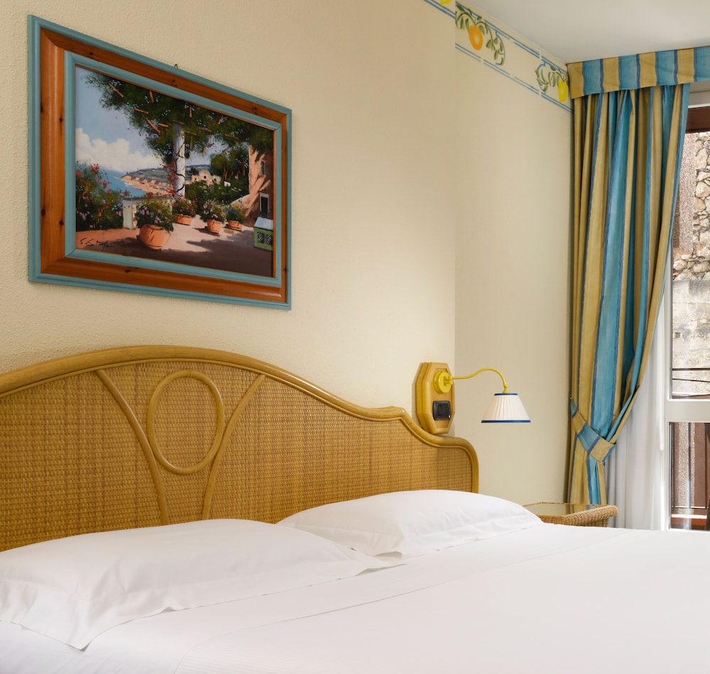 UNAHOTELS Capotaormina 16/81
