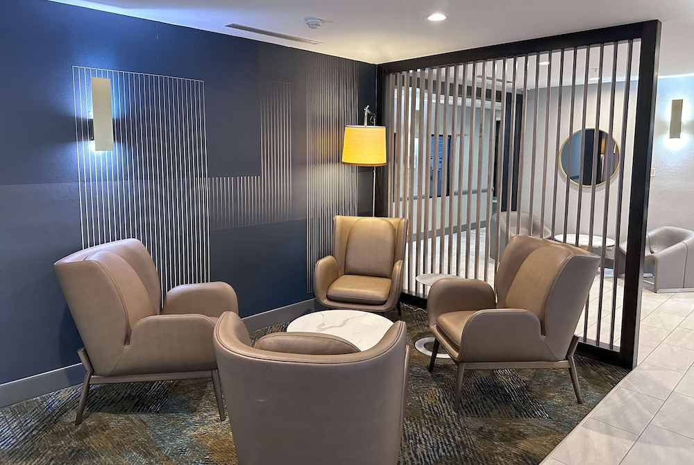 La Quinta Inn & Suites by Wyndham South Bend 38/57