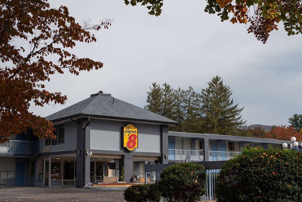 Super 8 By Wyndham Black Mountain 2/50